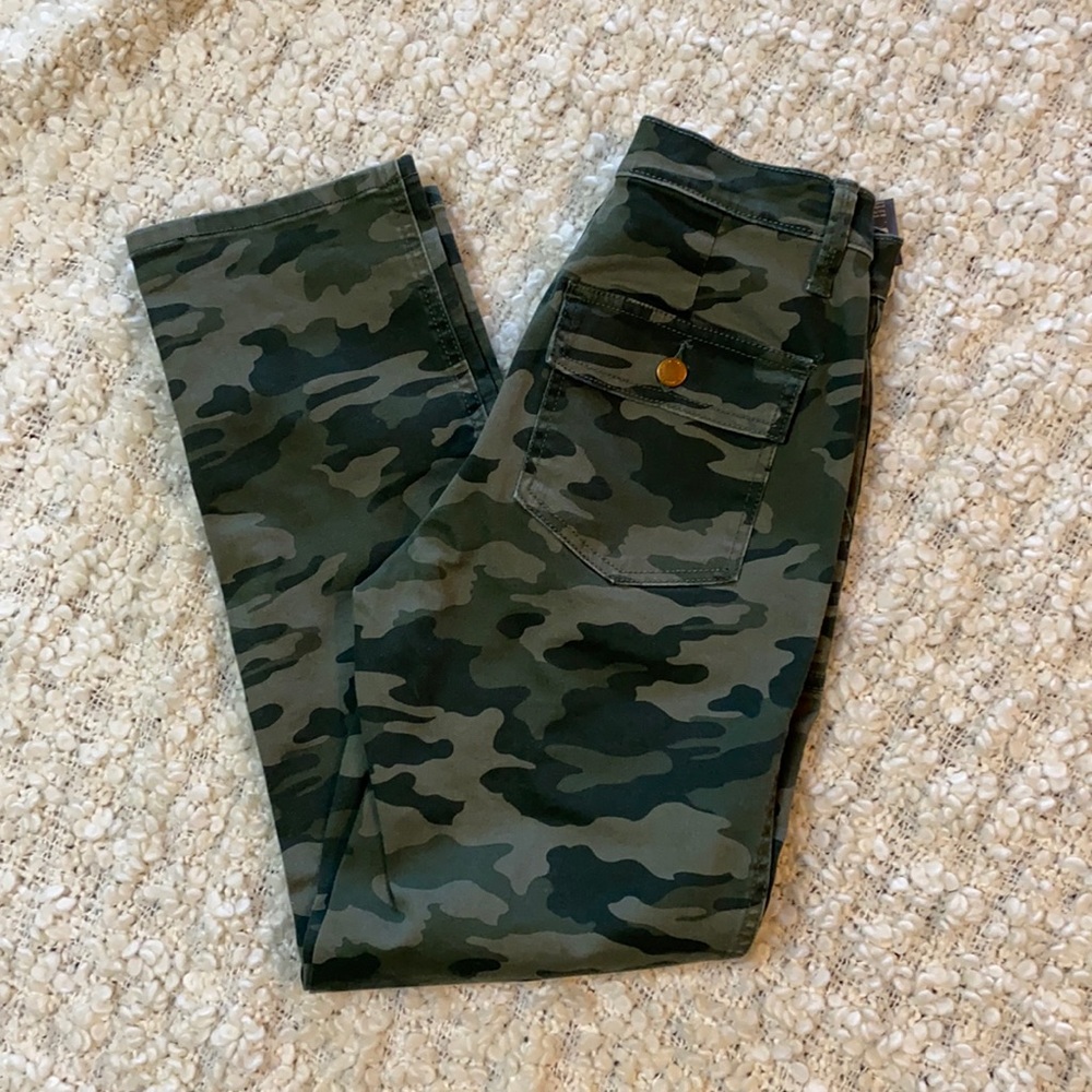 NWT Universal Thread High Rise Slim Straight Camo Jeans Sz 0/25